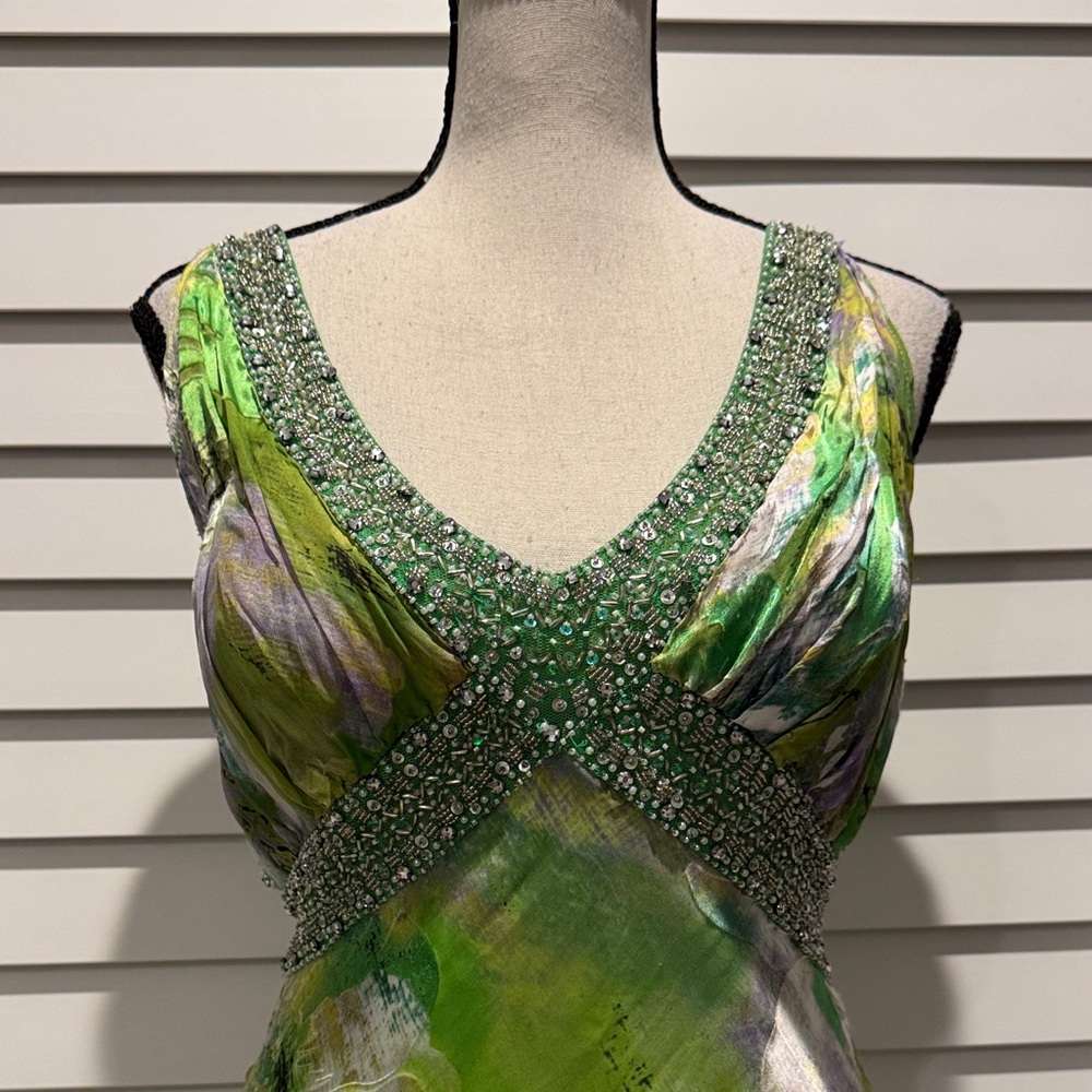 Elegant vintage Silk handmade lined beaded Sleeveless Dress with built in Bra. - Picture 3 of 13